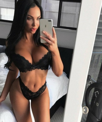 Молодая, раскованная девушка приглашает в гости состоятельного мужчину. Гарантирую незабываемое время в моей компании. Жду звонка! 14838, 25 лет