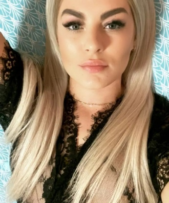 Соблазнительная дама с великолепной внешностью готова окунуть тебя в атмосферу страсти и желания. Позволь мне подарить тебе море удовольствия и наслаждения. Забудь обо всем и отдайся моим ласкам и заботе! 3684, 26 лет