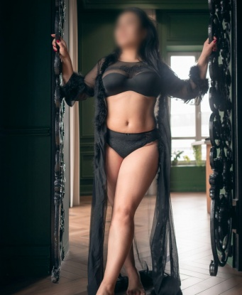 Искусительная куртизанка с огненными глазами приглашает на встречу, которую ты никогда не забудешь. Позволь мне позаботиться о тебе и ты поймешь настоящий релакс! 3740, 36 лет