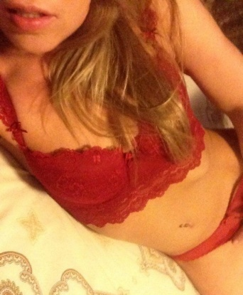 🌟 Я живу в Москве и предлагаю тебе незабываемые встречи, полные страсти и удовольствия. 💋 Мои нежные руки и умелые губки погрузят тебя в мир наслаждения. 💦 У меня есть множество услуг, среди которых эротический массаж, стриптиз, ролевые игры и многое другое - все, что заставит тебя потерять контроль. 😉 Отзывы обо мне говорят сами за себя: мои клиенты никогда не остаются равнодушными. 🌹 Доверься моим магическим рукам и проведи ночь, о которой ты долго будешь вспоминать. 🌙🔥 Жду тебя в Москве, чтобы сделать твои фантазии ярче и смелее. 💫 Фото и дополнительную информацию найдешь на моем профиле. До встречи, красота! 💋 9355, 27 лет